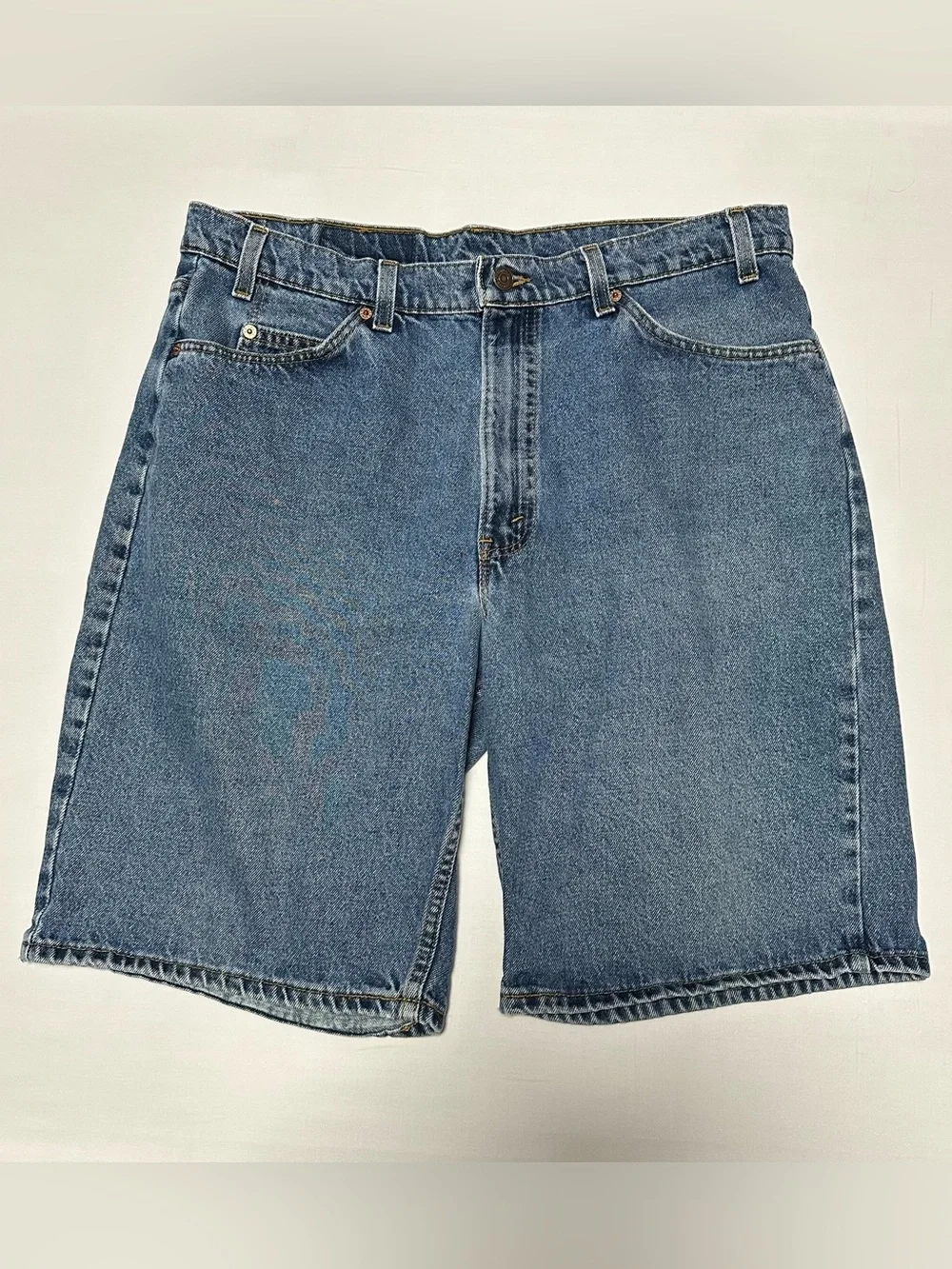 Vintage 1990’s Levi’s 550 Relaxed Fit White Tab Jean Shorts 38x11